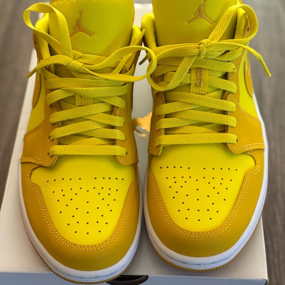 Jordan 1 Retro (Like New)